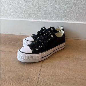 CONVERSE Chuck Taylor All Star Lift Platform Womens Low Top Shoes